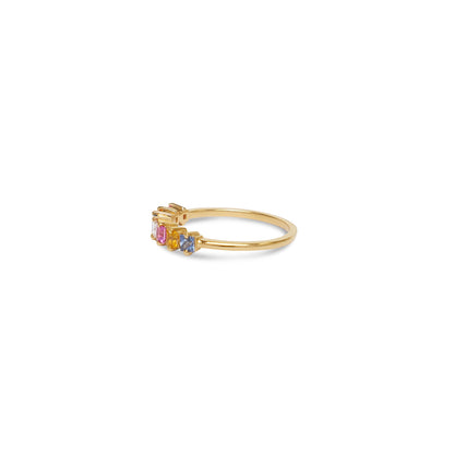 Ring mit farbigem Saphir